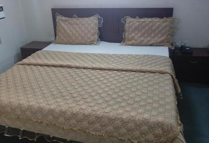 בית מלון כפרי Capital O 25053  Devi Palace