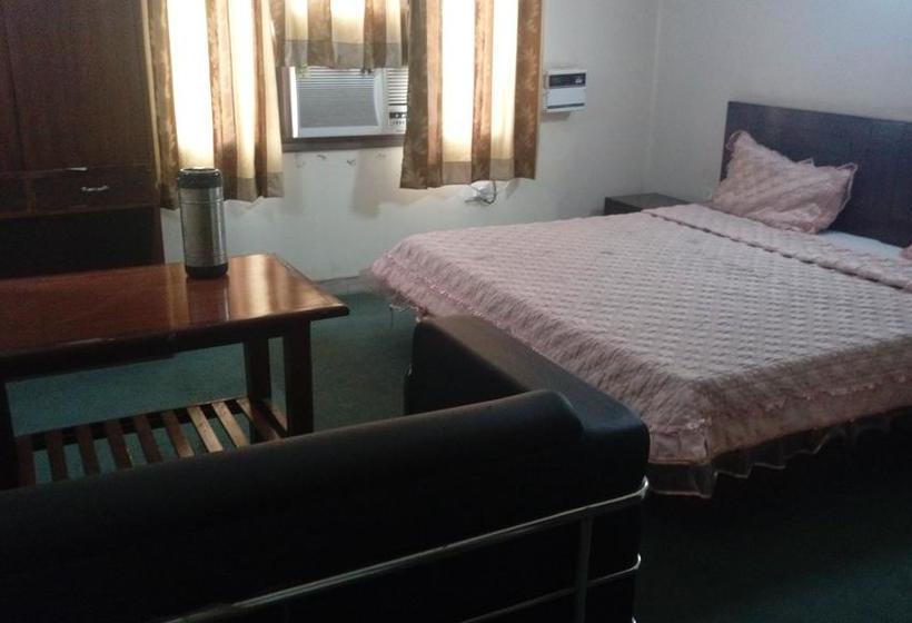 בית מלון כפרי Capital O 25053  Devi Palace