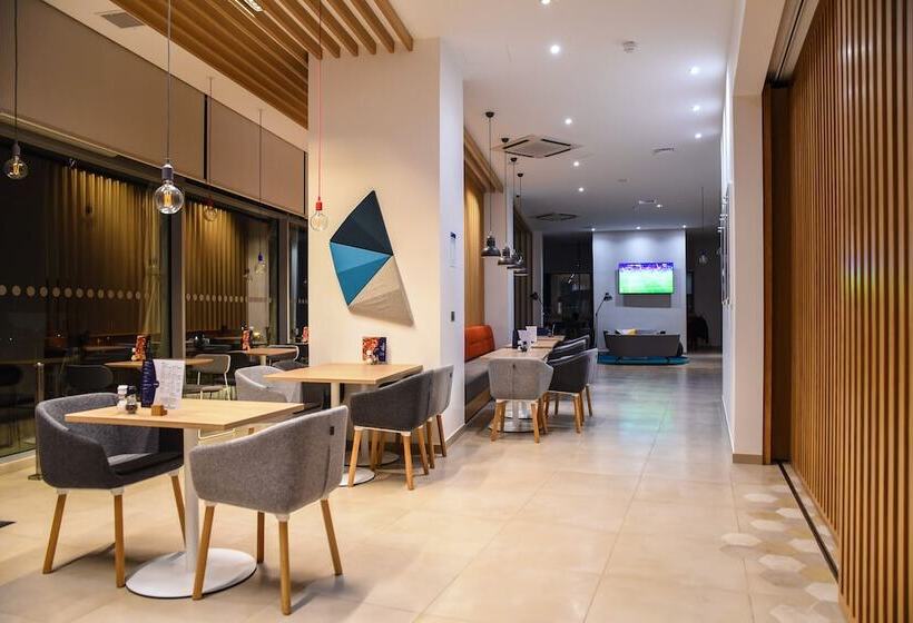 هتل Holiday Inn Express   Malta, An Ihg