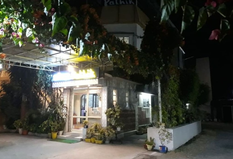 هتل Pathik