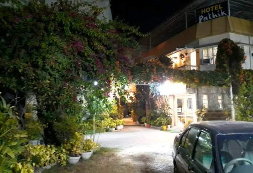 هتل Pathik