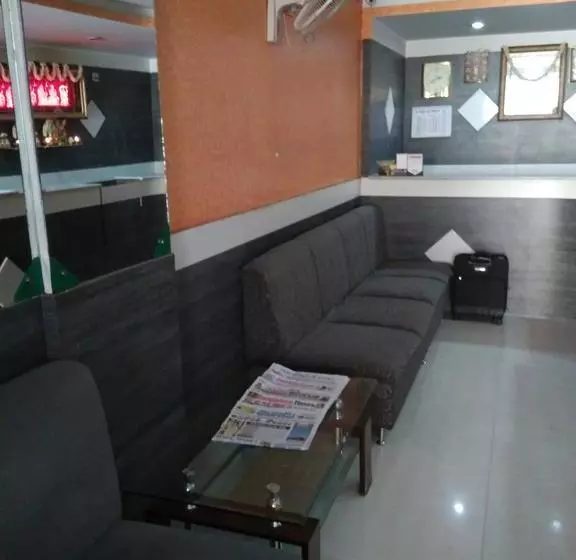 ホテル Shri Kamal