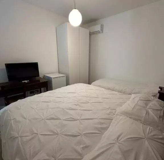 Aamiaismajoitus (B&B) Crispi 10