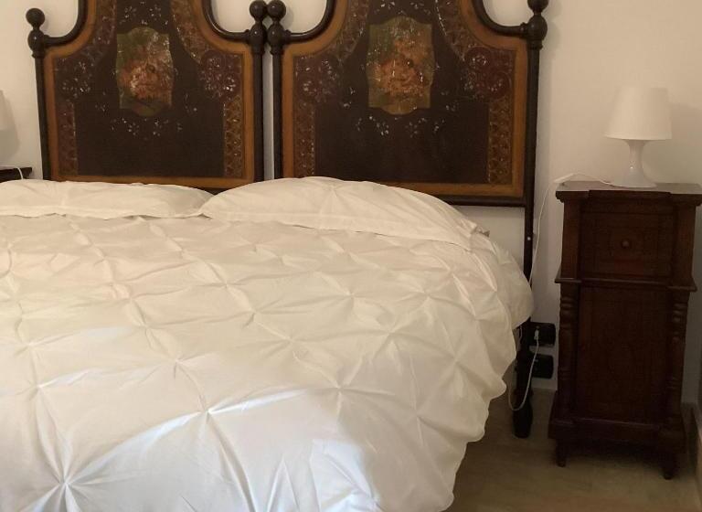 Nocleg ze śniadaniem Crispi 10