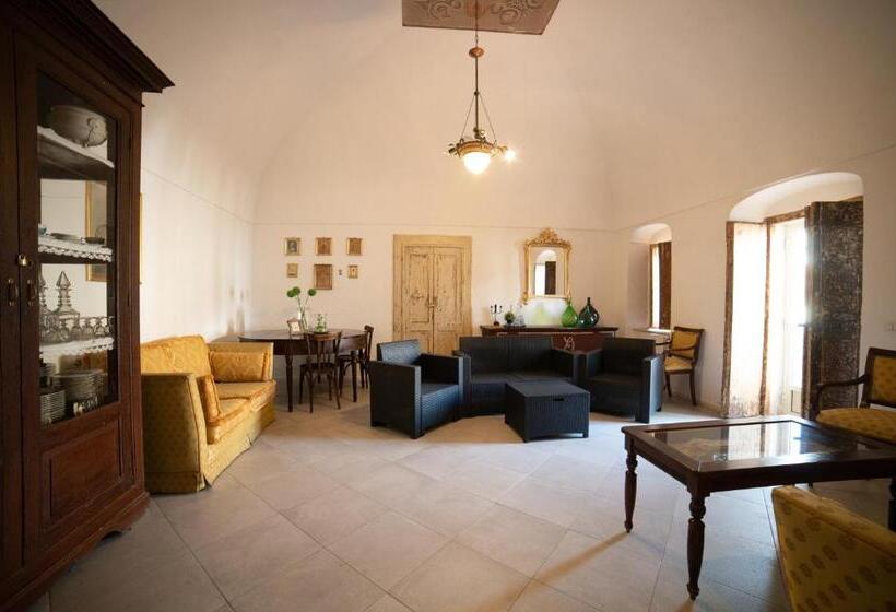 تختخواب و صبحانه Donna Elena