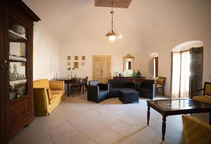 Aamiaismajoitus (B&B) Donna Elena