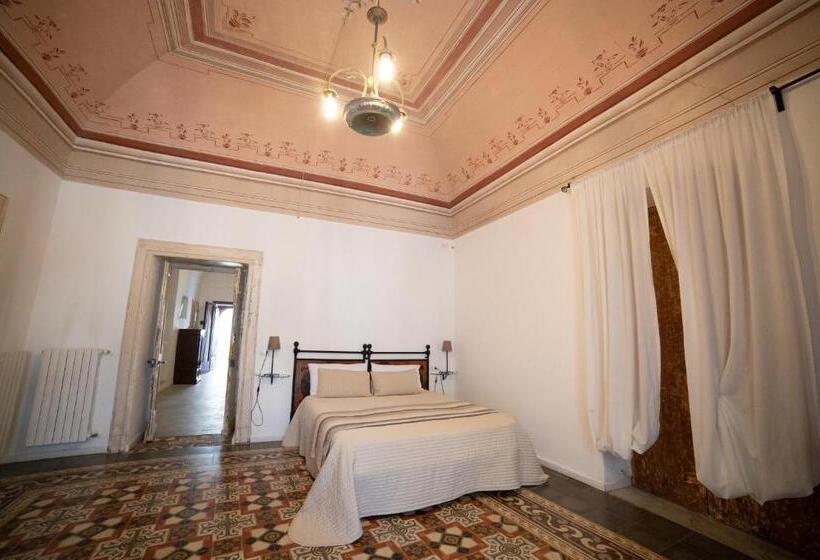 تختخواب و صبحانه Donna Elena