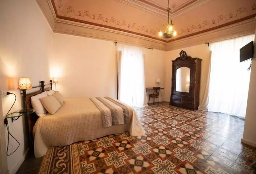 Aamiaismajoitus (B&B) Donna Elena