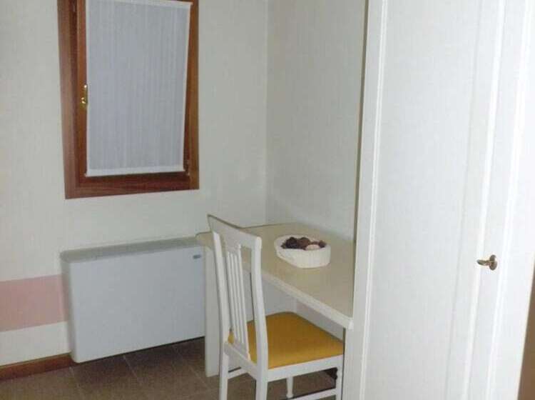 تختخواب و صبحانه Sweet Home