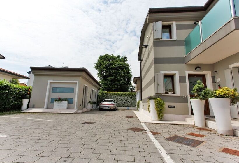 تختخواب و صبحانه Sweet Home