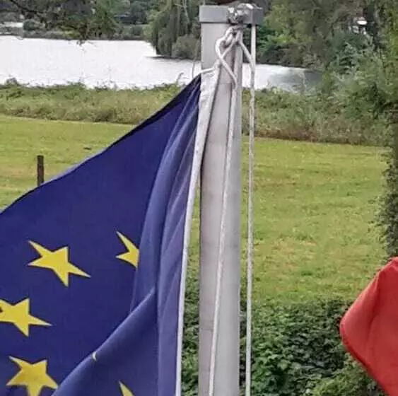 تختخواب و صبحانه Sweet Home