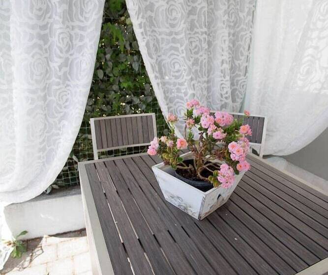 تختخواب و صبحانه Sweet Home