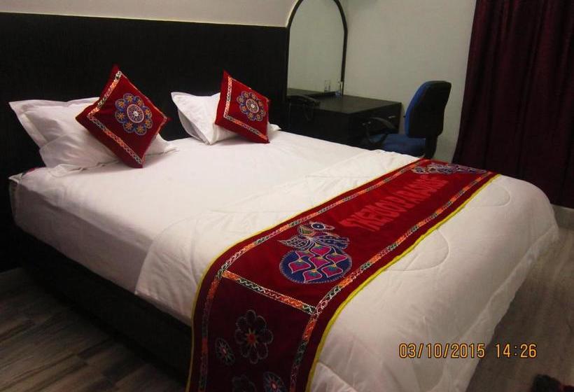 تختخواب و صبحانه The Idol Paradise