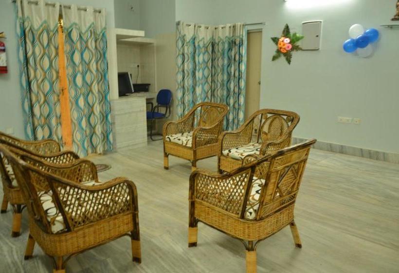 تختخواب و صبحانه The Idol Paradise