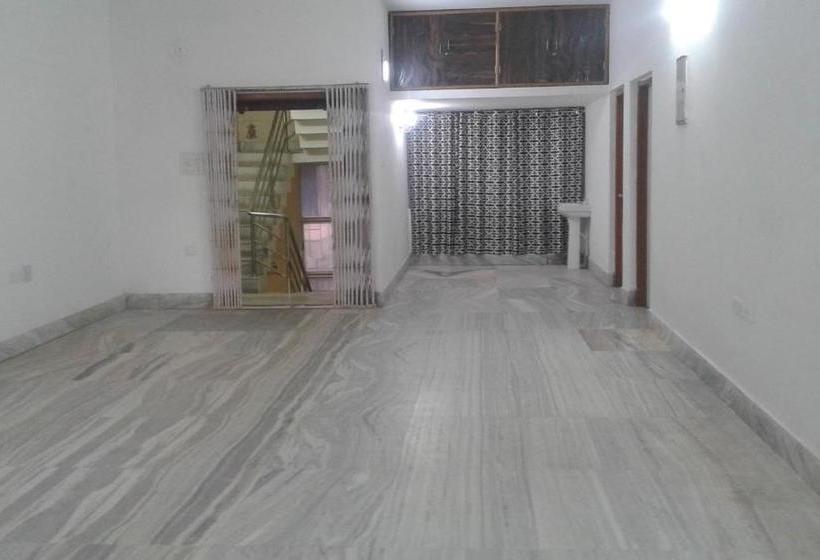 تختخواب و صبحانه The Idol Paradise