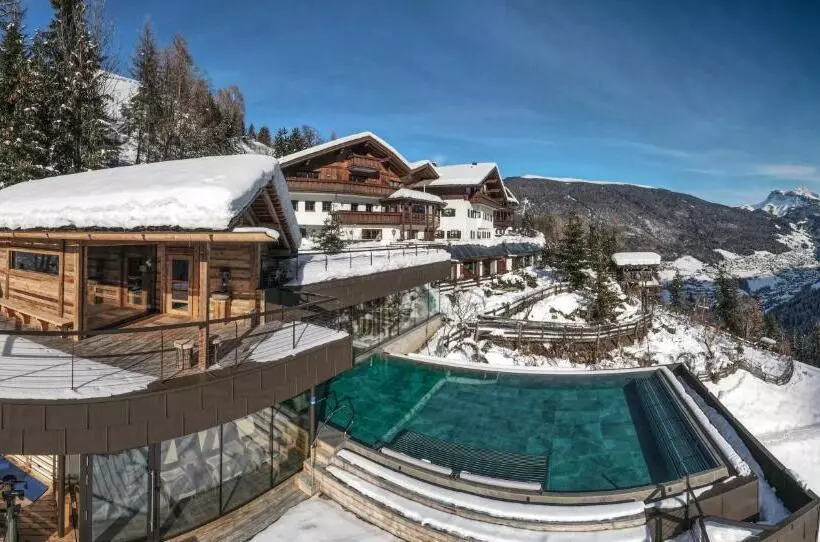 Charmehotel Uhrerhof   Deur