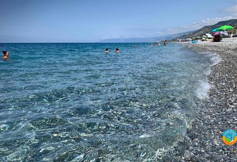 فندق Albergo Diffuso Ecobelmonte