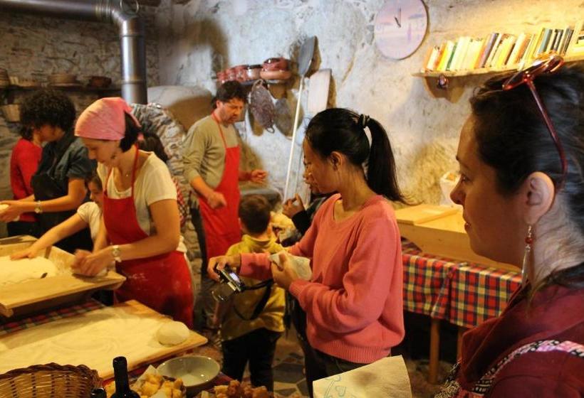 فندق Albergo Diffuso Ecobelmonte