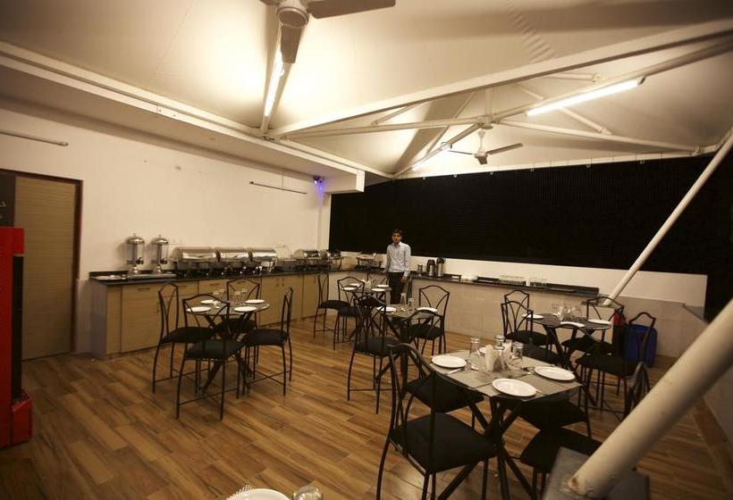 בית מלון כפרי Fab Grand Savoury Suites