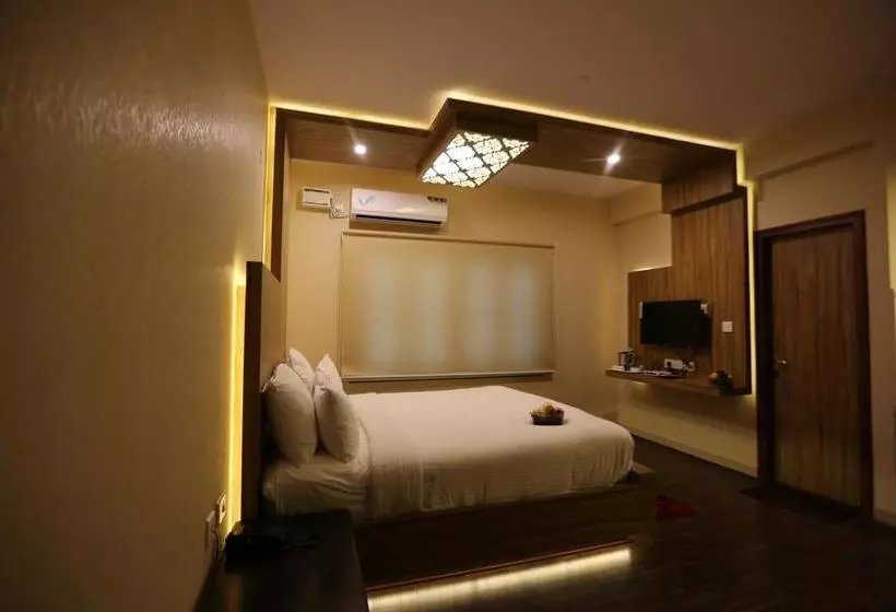 ホテル Fab Grand Savoury Suites