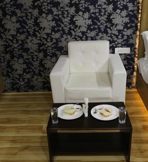 בית מלון כפרי Fab Grand Savoury Suites