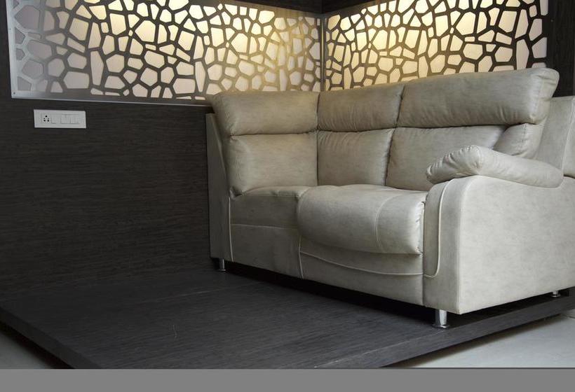 בית מלון כפרי Fab Grand Savoury Suites