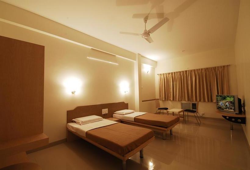 ホテル New Holiday Plaza