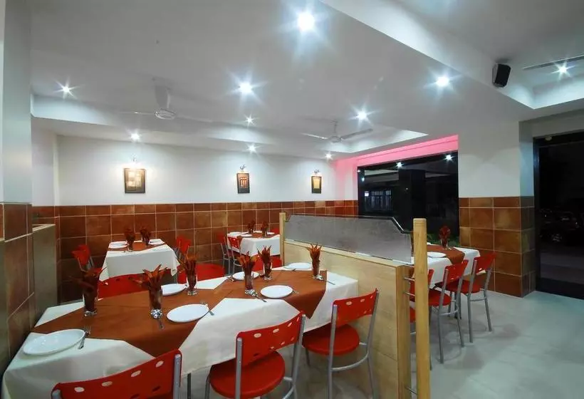 هتل New Holiday Plaza