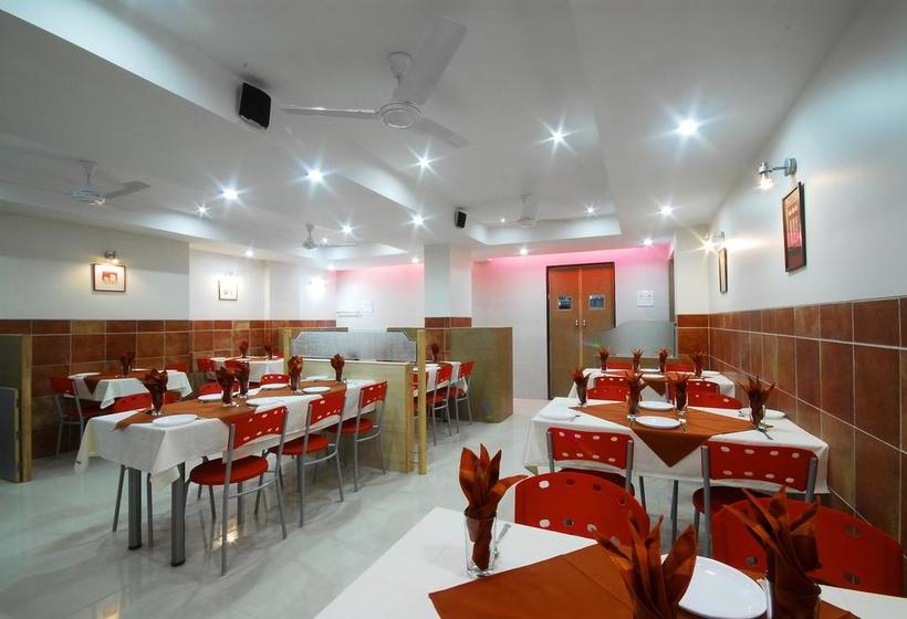 ホテル New Holiday Plaza