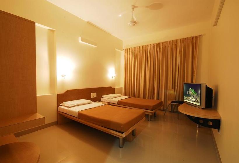 ホテル New Holiday Plaza