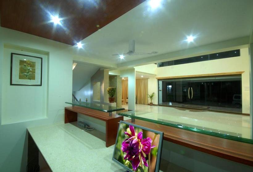 ホテル New Holiday Plaza