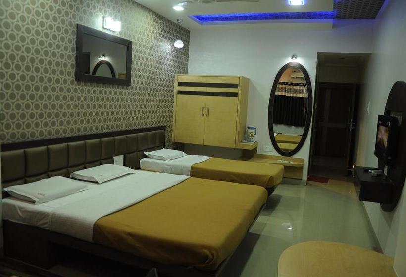 ホテル New Holiday Plaza