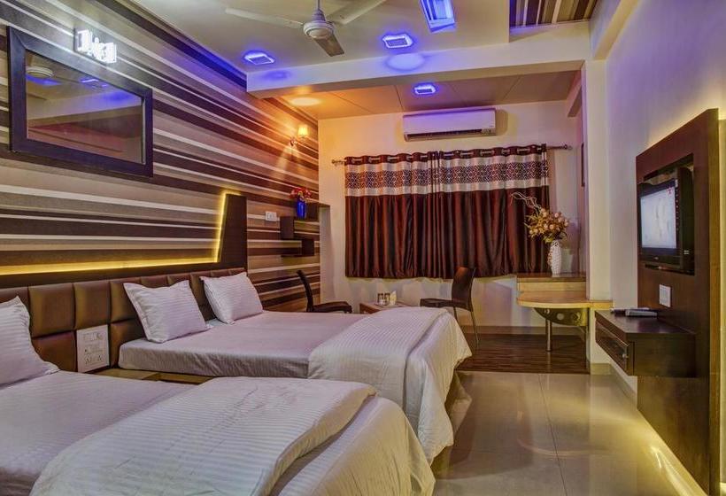 ホテル New Holiday Plaza