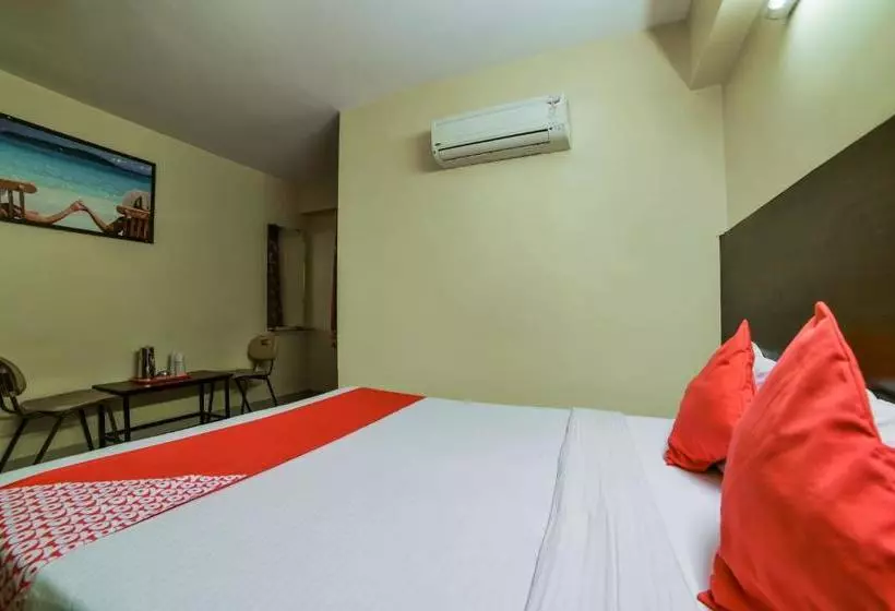 ホテル Oyo Rooms Red Hills