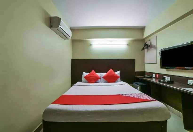 ホテル Oyo Rooms Red Hills