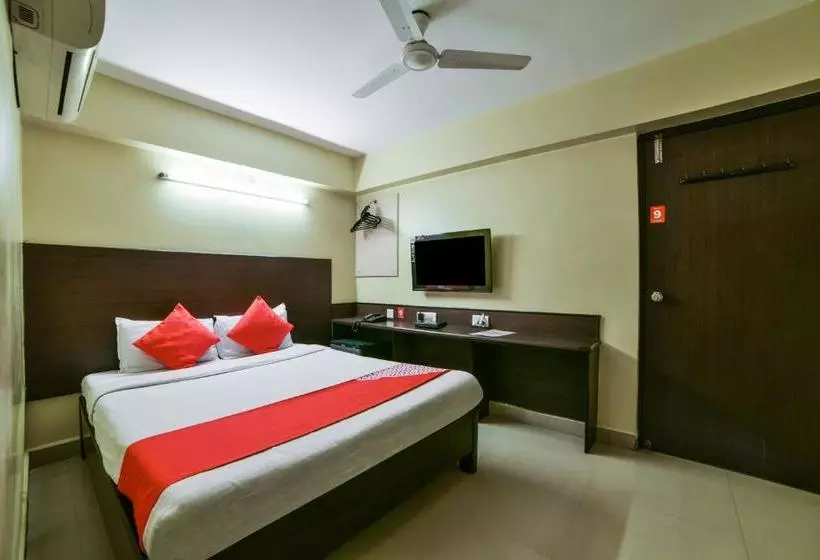 ホテル Oyo Rooms Red Hills