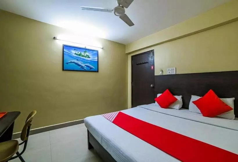 ホテル Oyo Rooms Red Hills