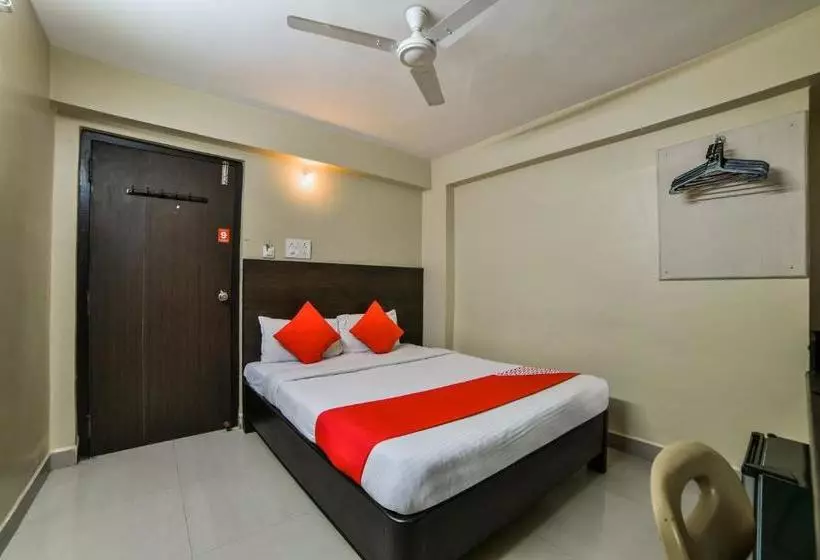ホテル Oyo Rooms Red Hills