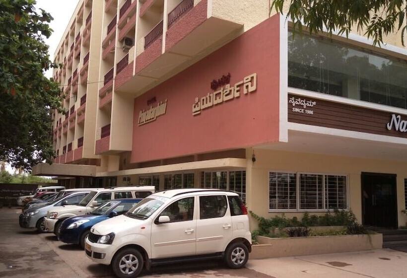 فندق Priyadarshini Pride