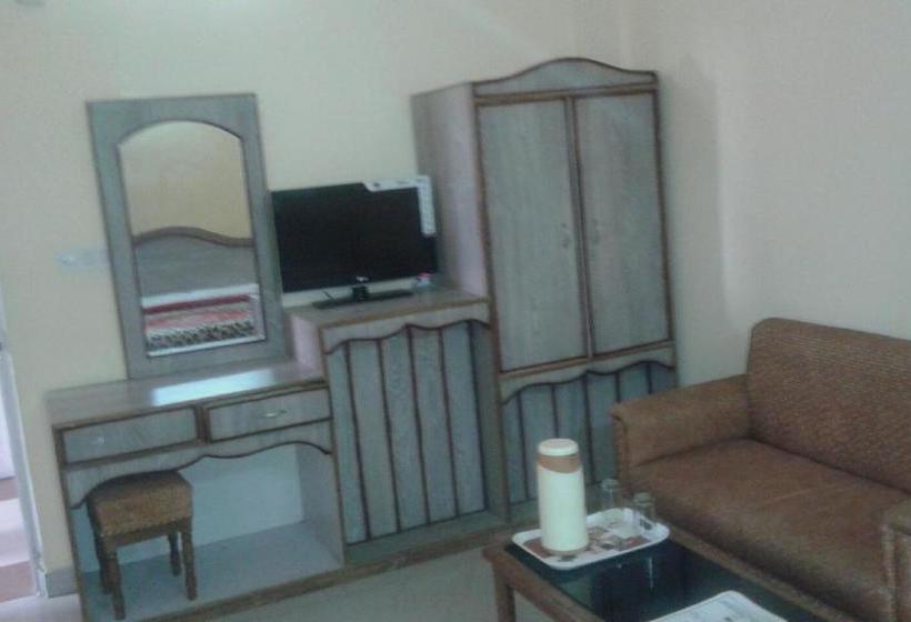 בית מלון כפרי Sitara International