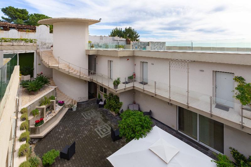 Zeus Hotel   Aparthotel   Meeting & Congress