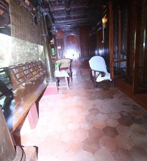 リゾートホテル Varkala Marine Palace