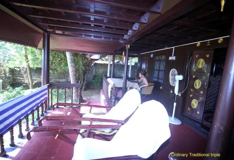 استراحتگاه Varkala Marine Palace