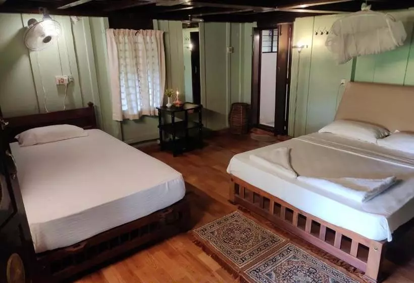 リゾートホテル Varkala Marine Palace