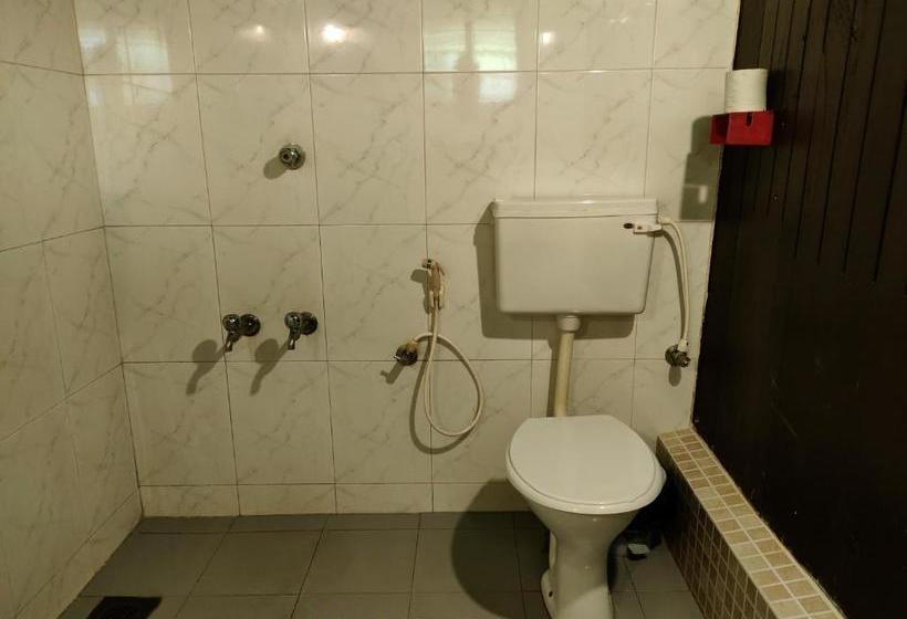 استراحتگاه Varkala Marine Palace