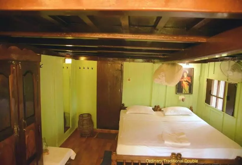 リゾートホテル Varkala Marine Palace