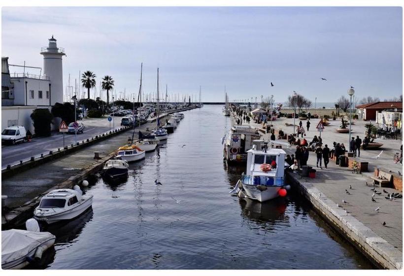 تختخواب و صبحانه La Casa Sul Molo