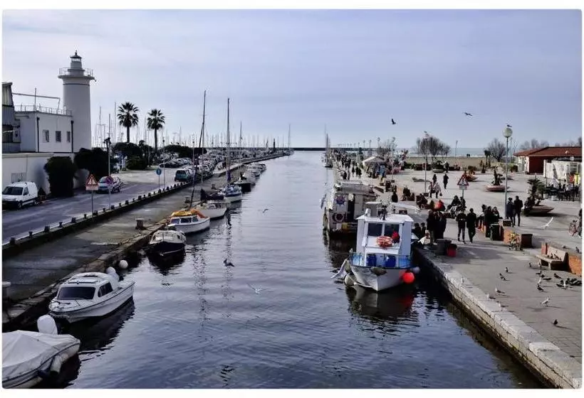 تختخواب و صبحانه La Casa Sul Molo