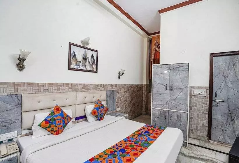 Fabhotel Sarwan