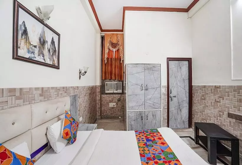 Fabhotel Sarwan